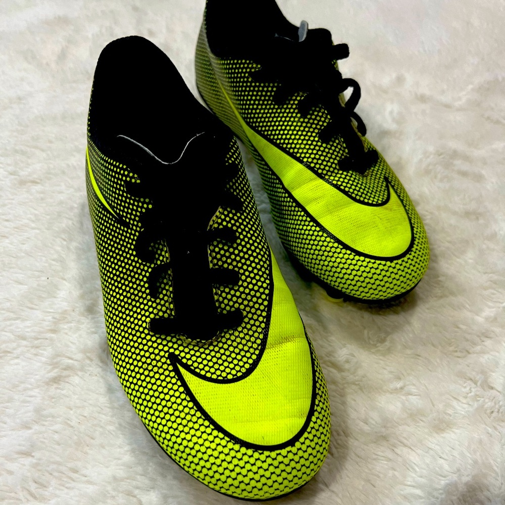 Nike soccer cleats size 2
